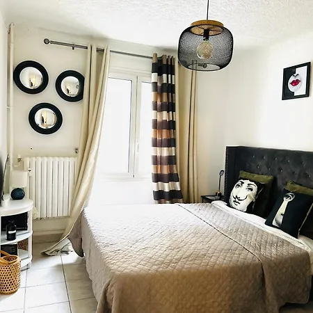 Centre-ville, 2 Bedrooms 6 Pers, Climatisation Apartment Antibes